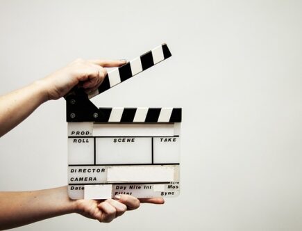 Fem tips til at holde dit TV Bord organiseret